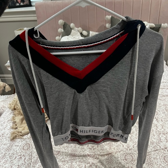 Tommy Hilfiger cropped hoodie - Picture 1 of 2